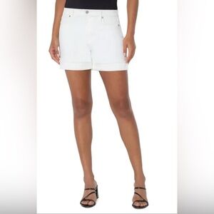 NWT Liverpool Kristy High-Rise Fray Hem Shorts – Bone White – Size 14/32